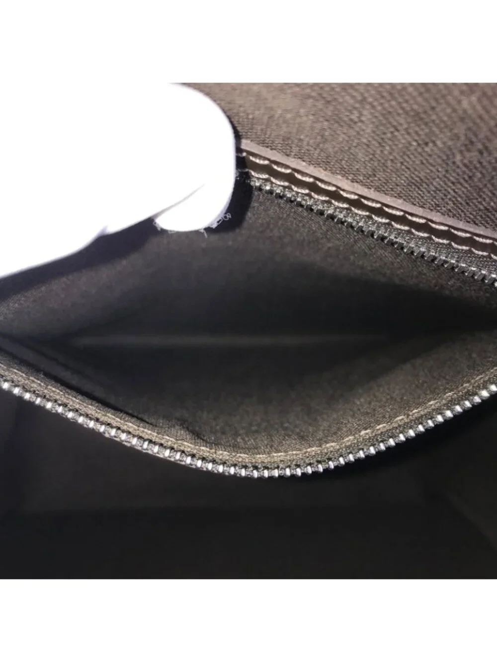 Louis Vuitton Taiga Shoulder Bag